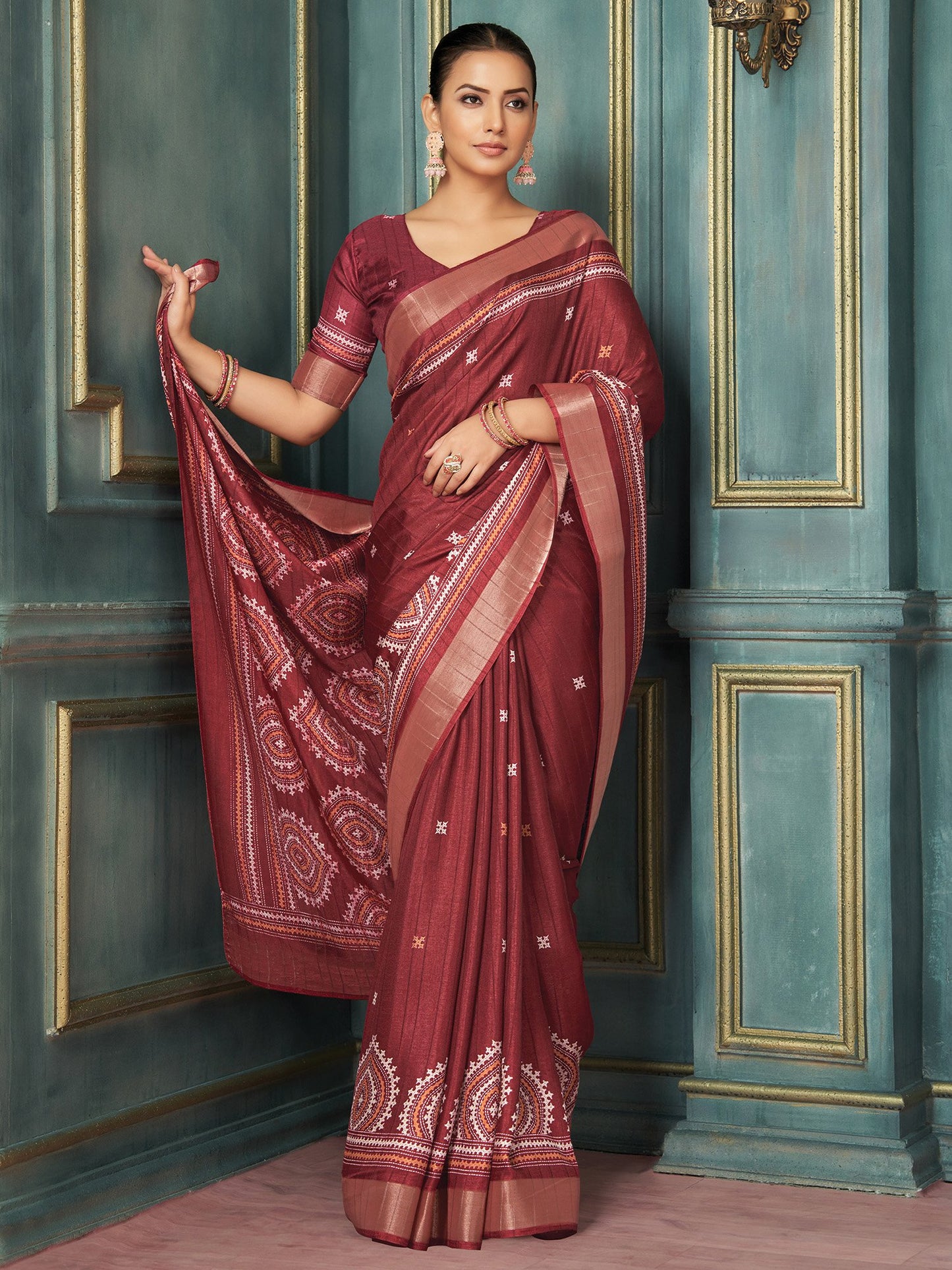 Maroon Maroon Block Print Silk Blend Printed Saree