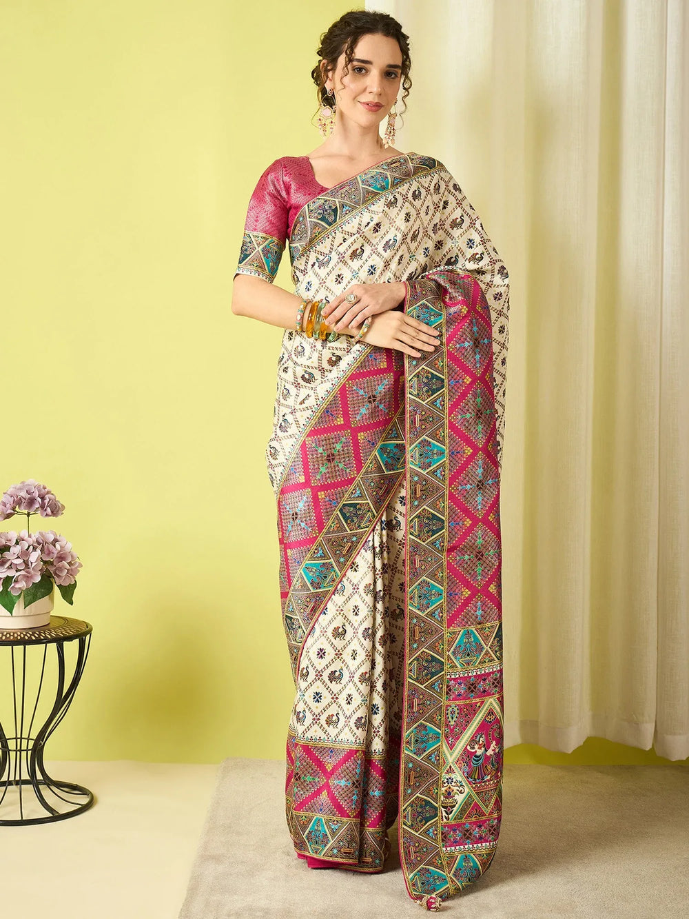 Cream Cream Banarasi Viscose Silk Woven Saree