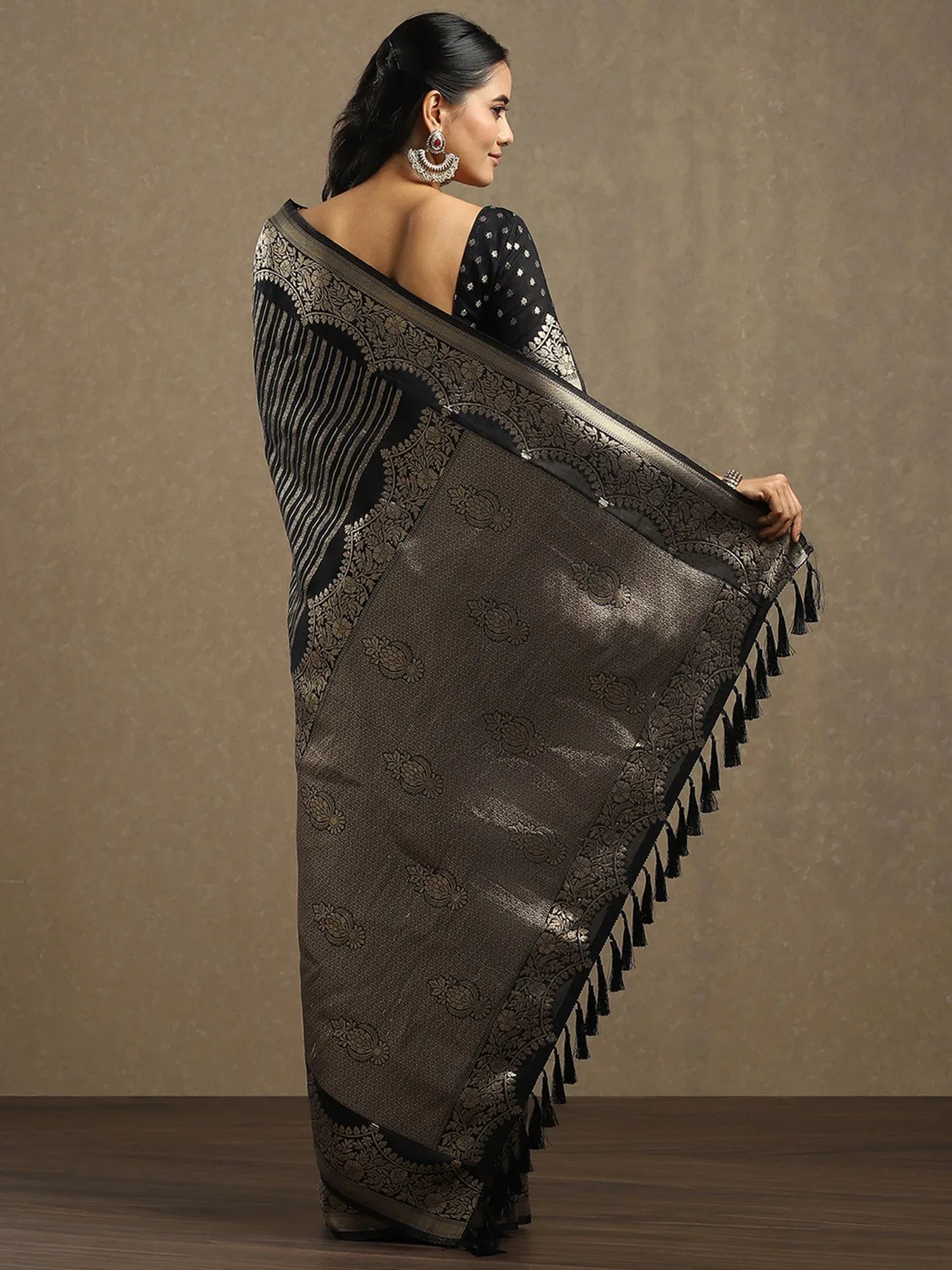 partywear designer saree for festive occasions