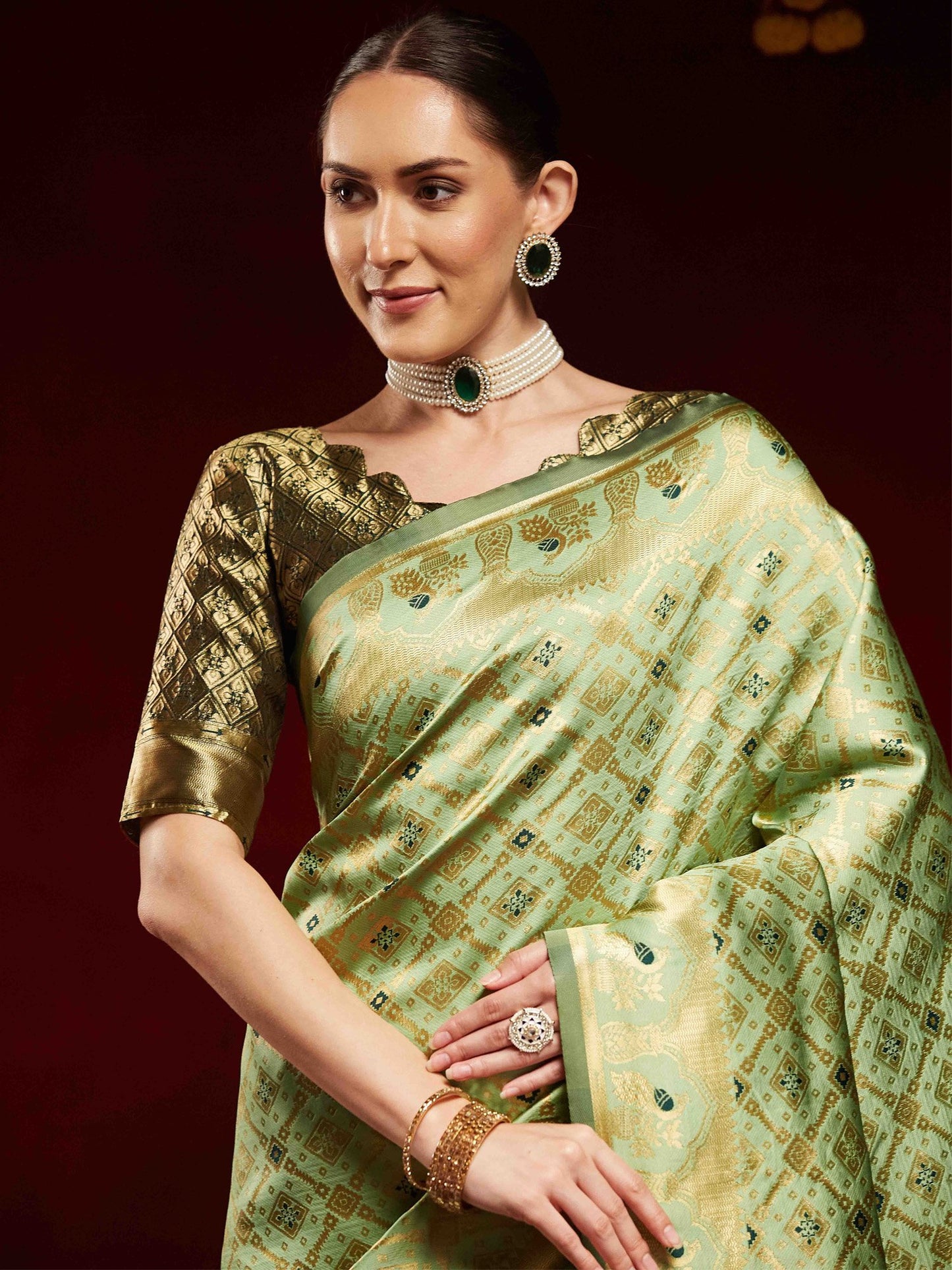 Light Kanjeevaram Litchi Silk Woven Saree