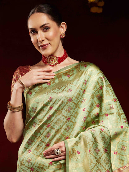 Light Kanjeevaram Litchi Silk Woven Saree