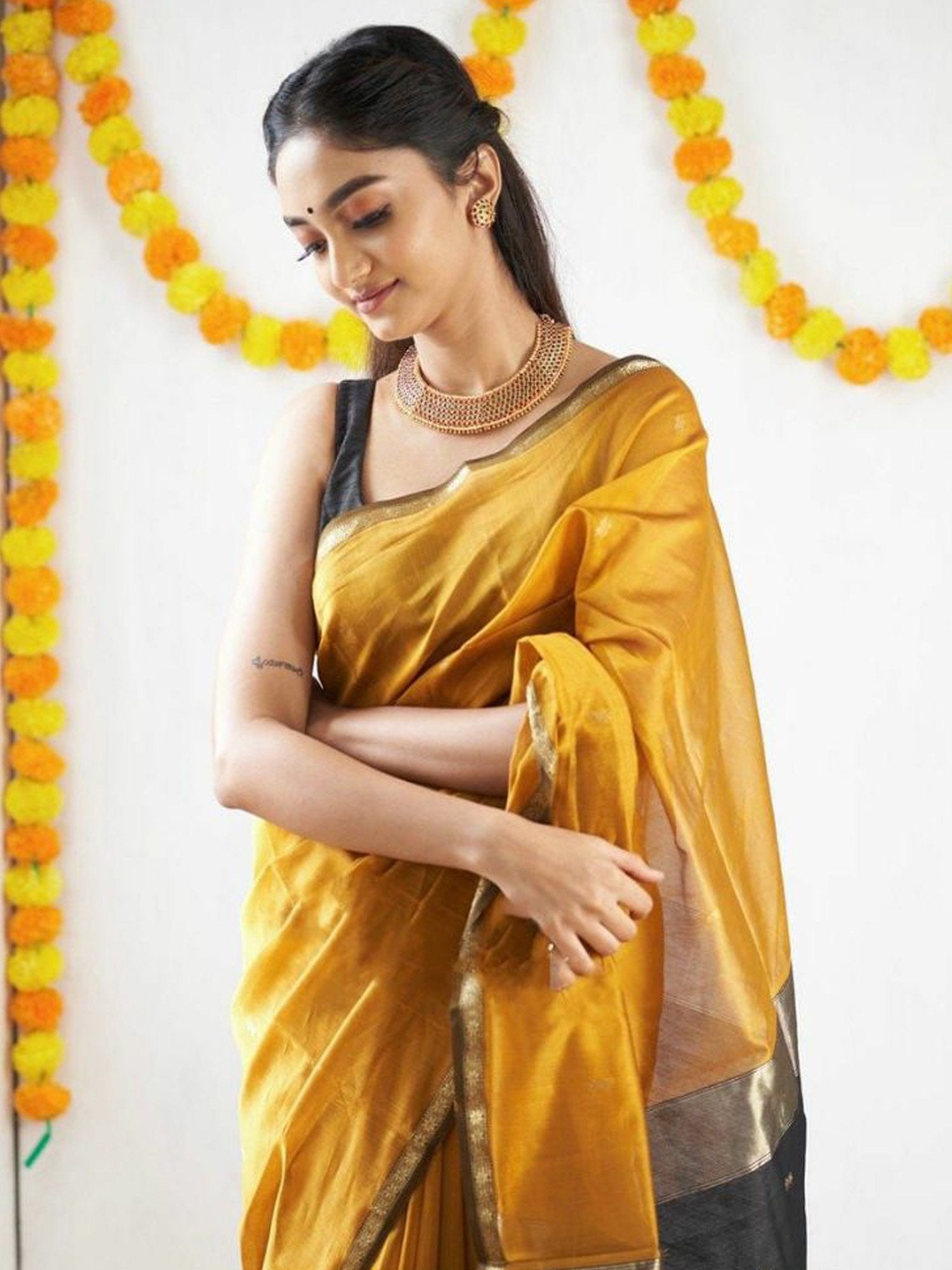Mustard Maheshwari Silk Cotton Woven Saree