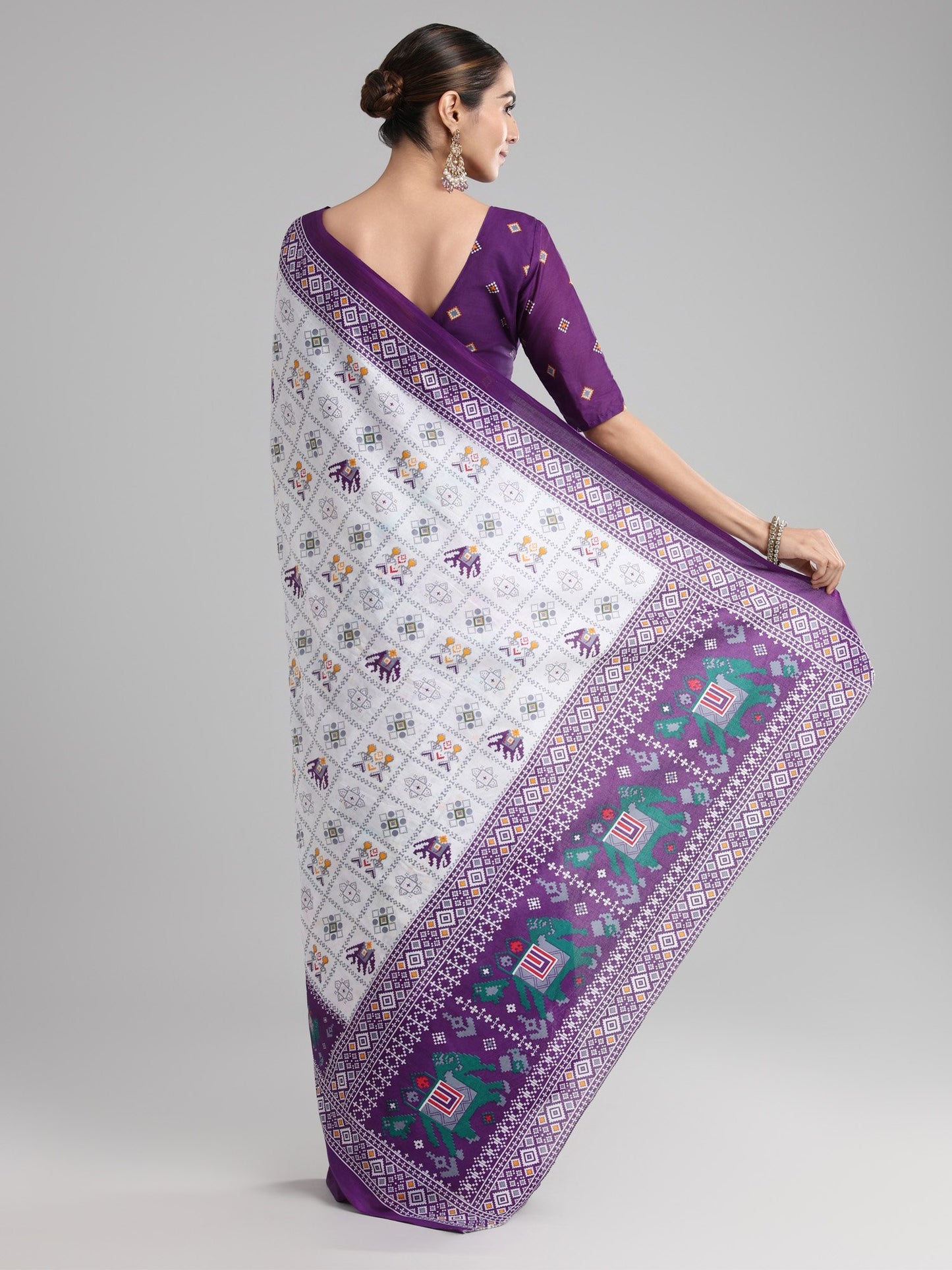 White Block Print Cotton Printed Saree