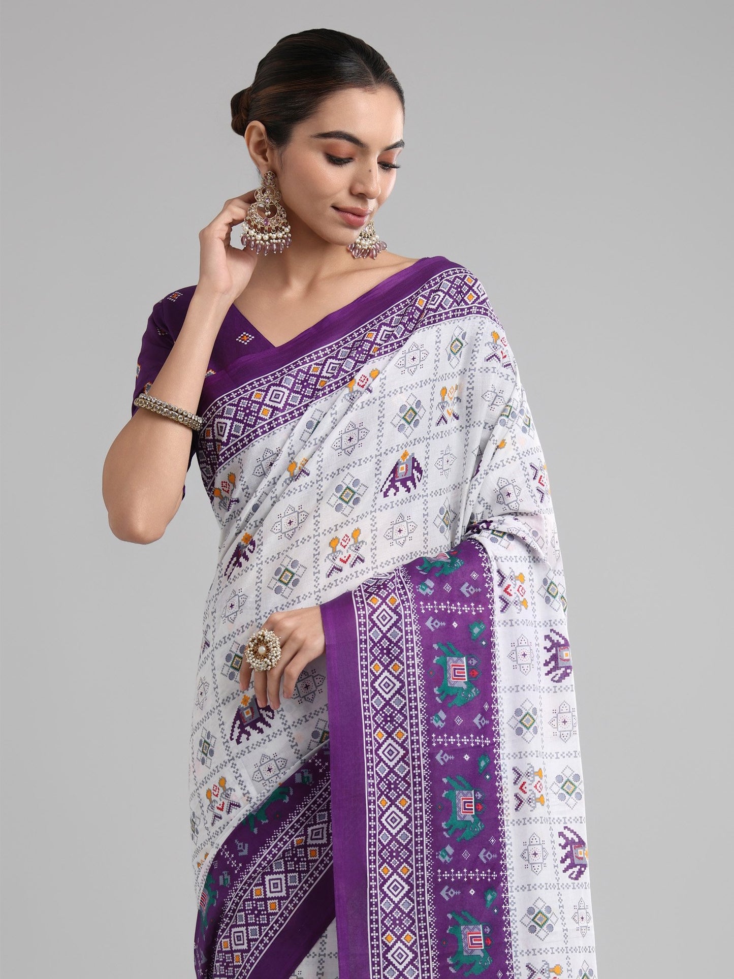 White Block Print Cotton Printed Saree