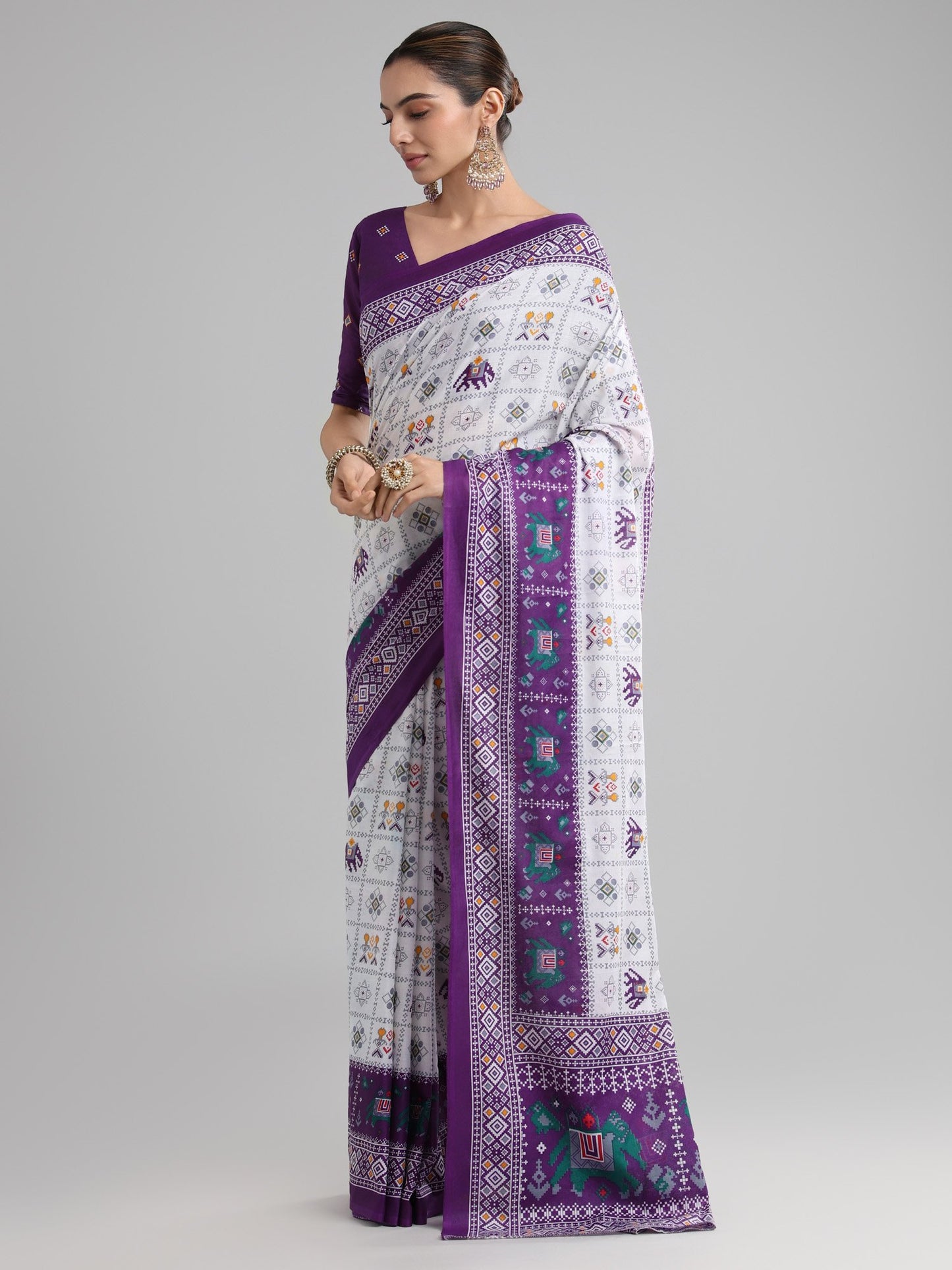 White White Block Print Cotton Printed Saree