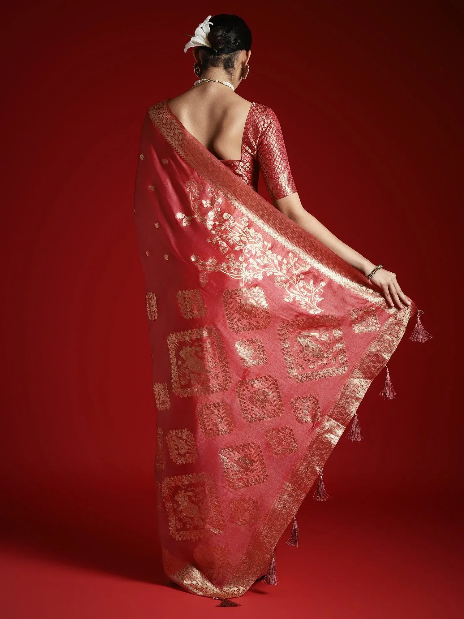 Peach Banarasi Satin Woven Saree - The Dori Store