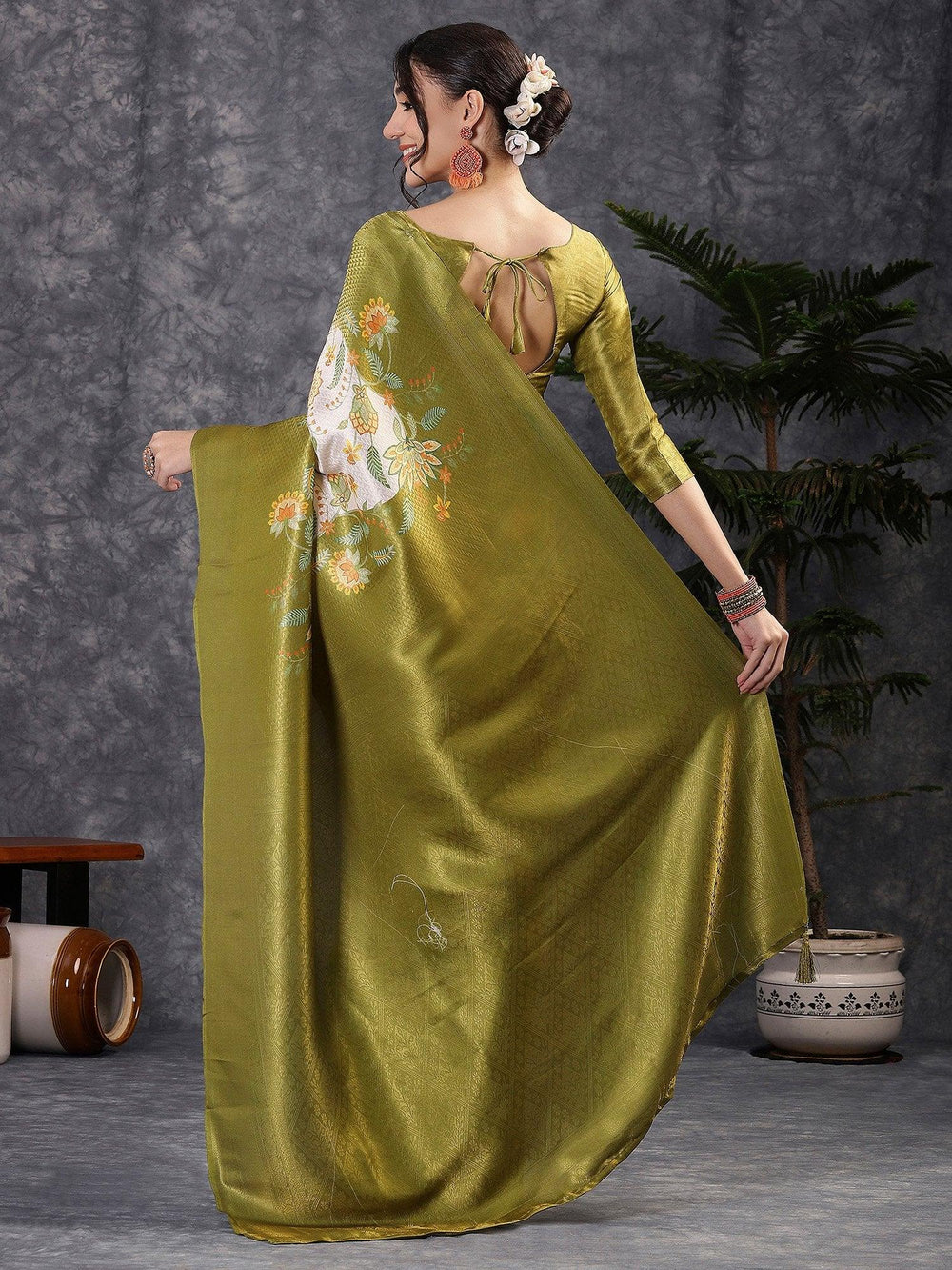 Green Banarasi Silk Blend Digital Print Saree - The Dori Store