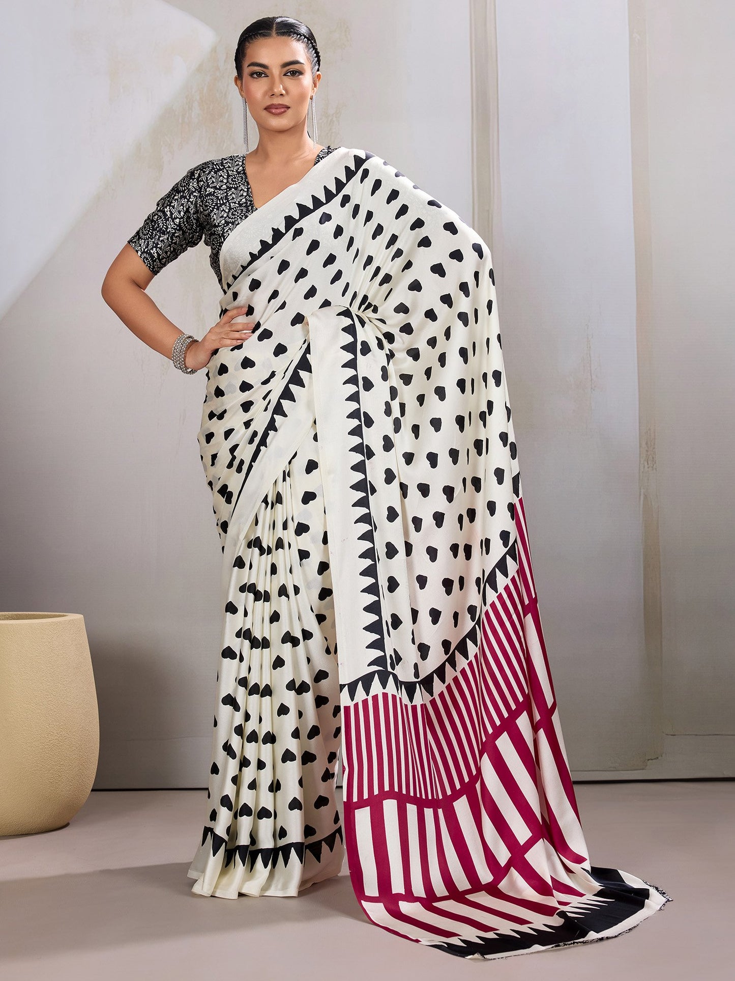 White White Banarasi Satin Printed Saree