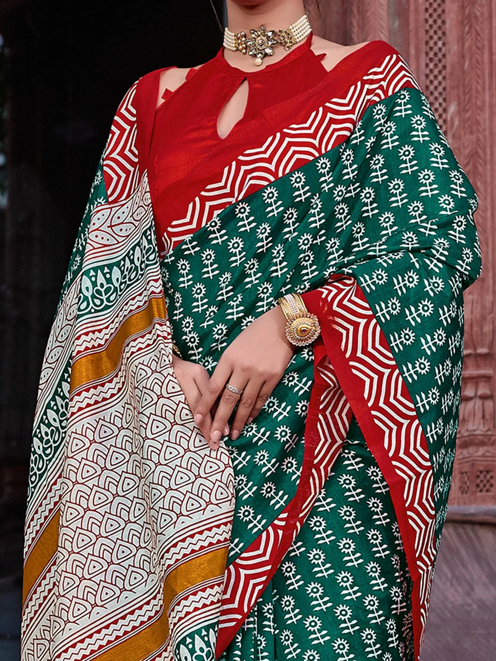 Red and Green Bhagalpuri Silk Saree - The Dori Store