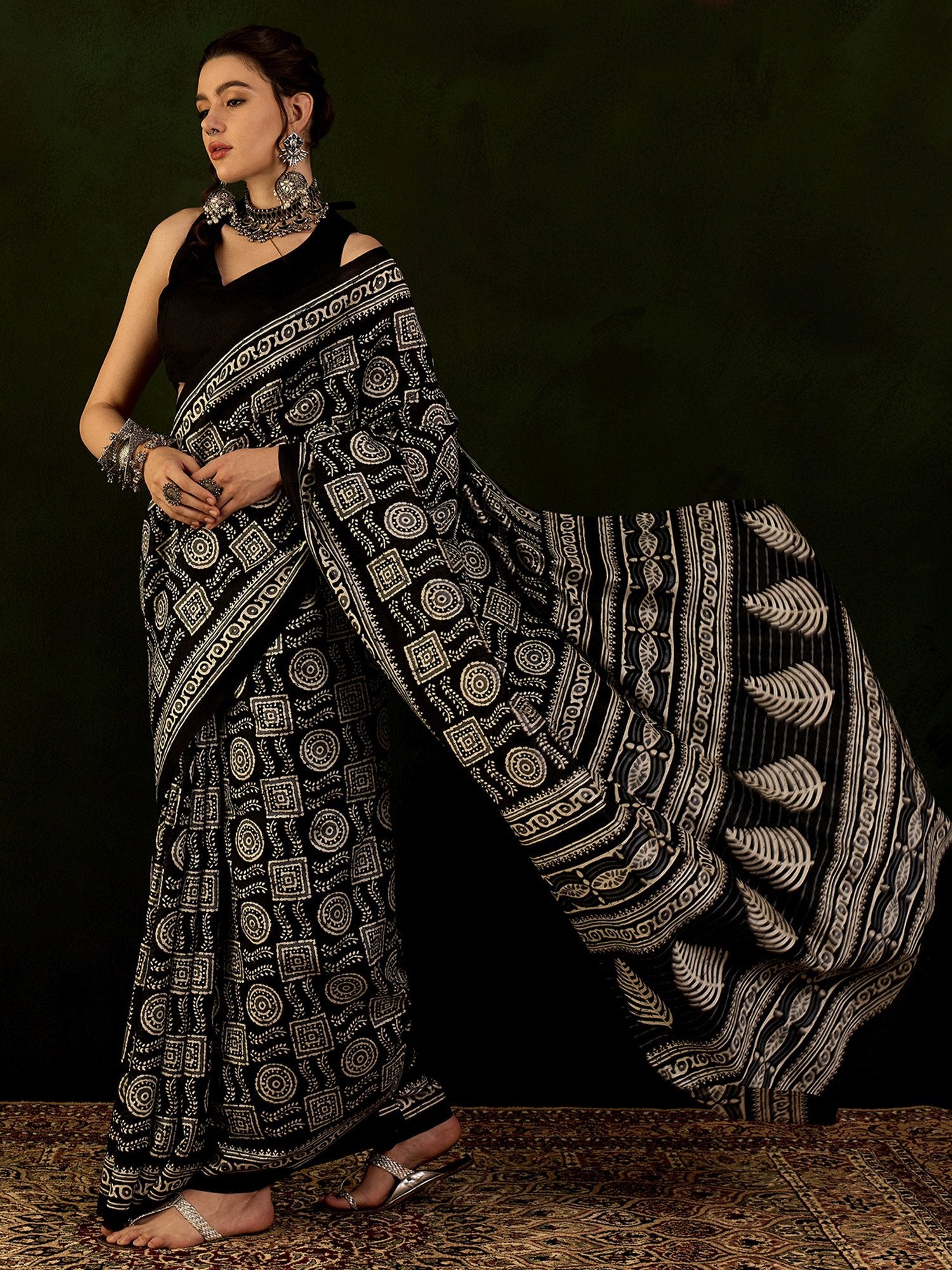 Get the best wedding sarees