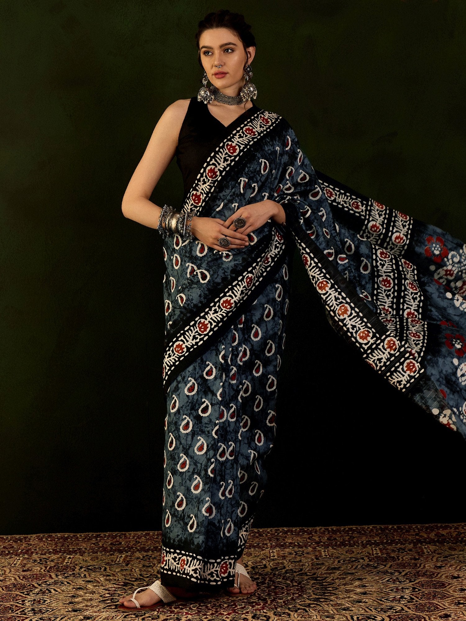 Get the best saree shops in Chandni Chowk