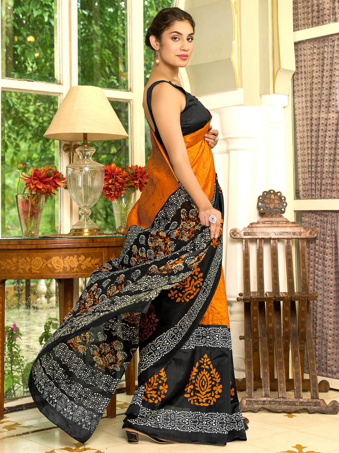 Get the best organza saree