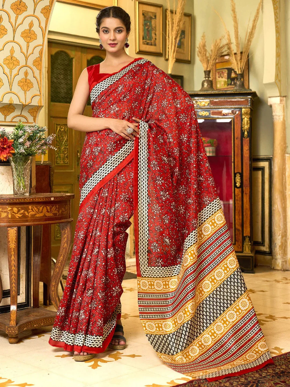 Get the best saree shops in Chandni Chowk
