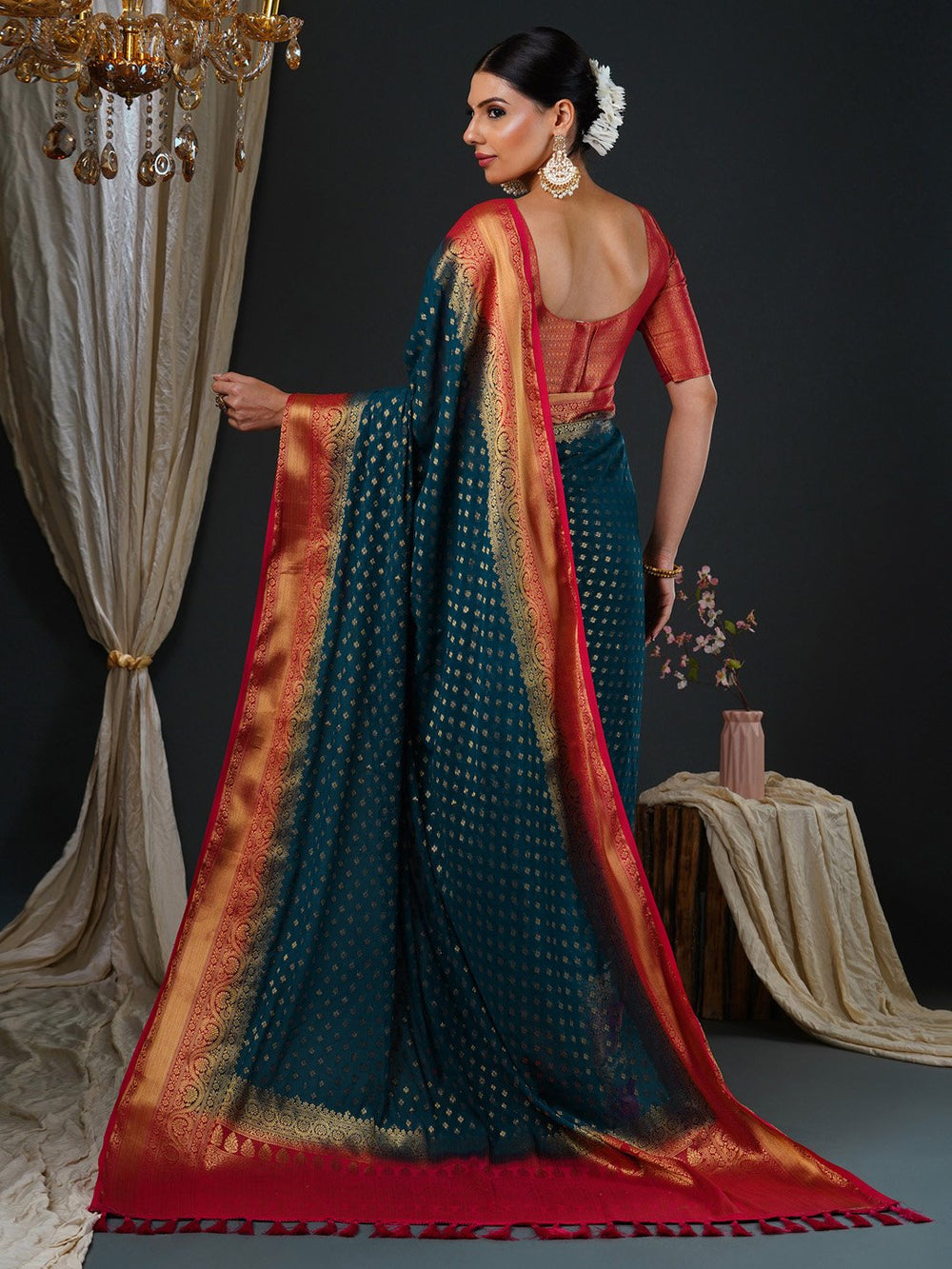Get the best partywear saree