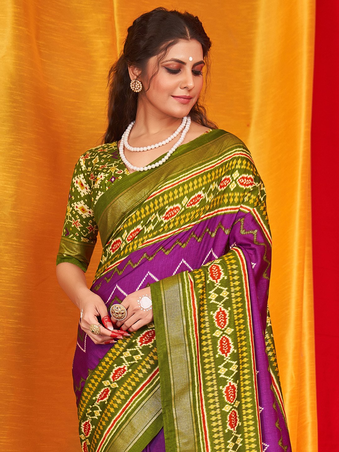Get the best Banarasi saree