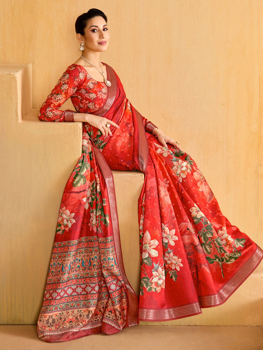 Get the best Banarasi saree