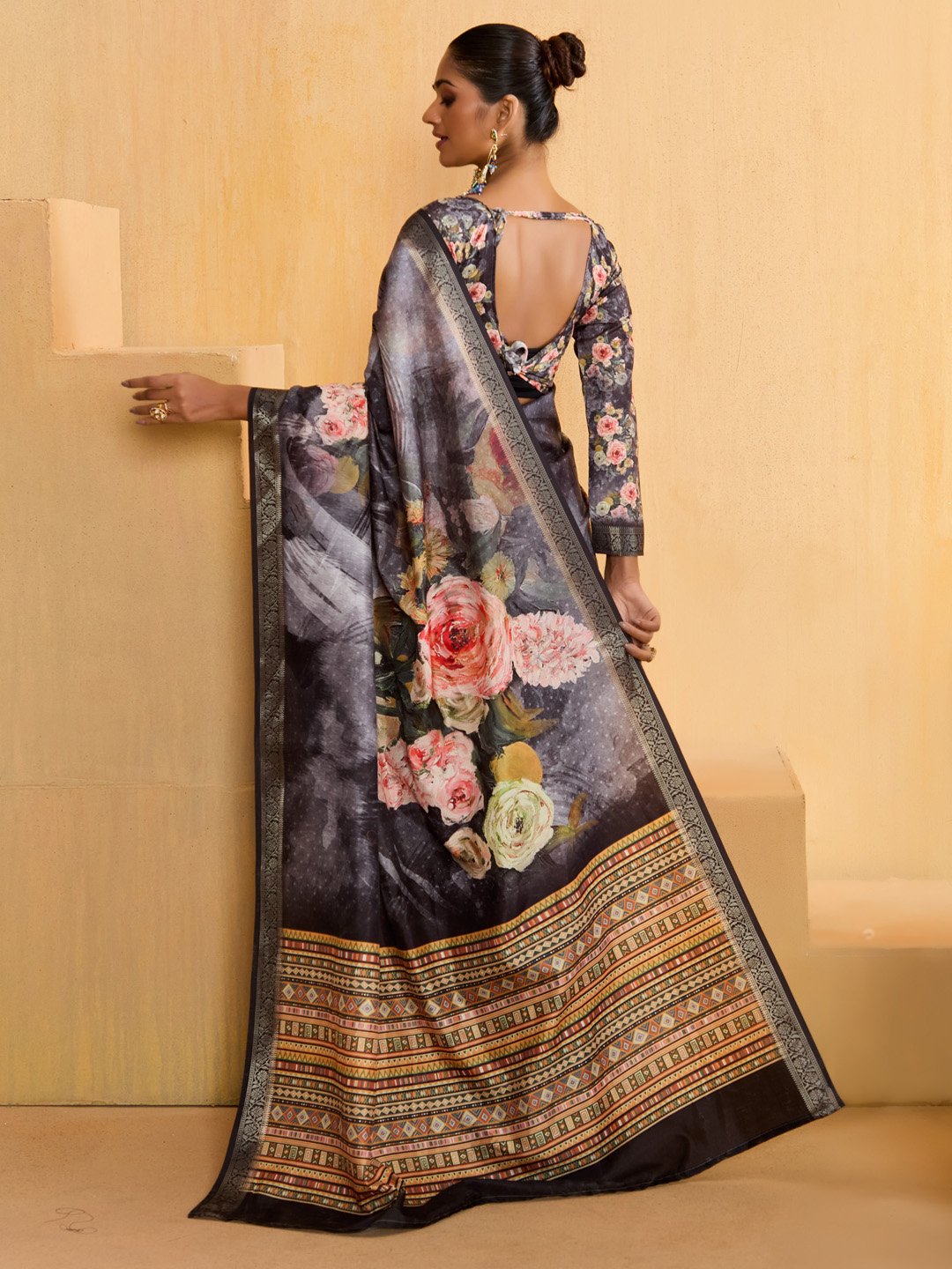 Get the best party wear saree