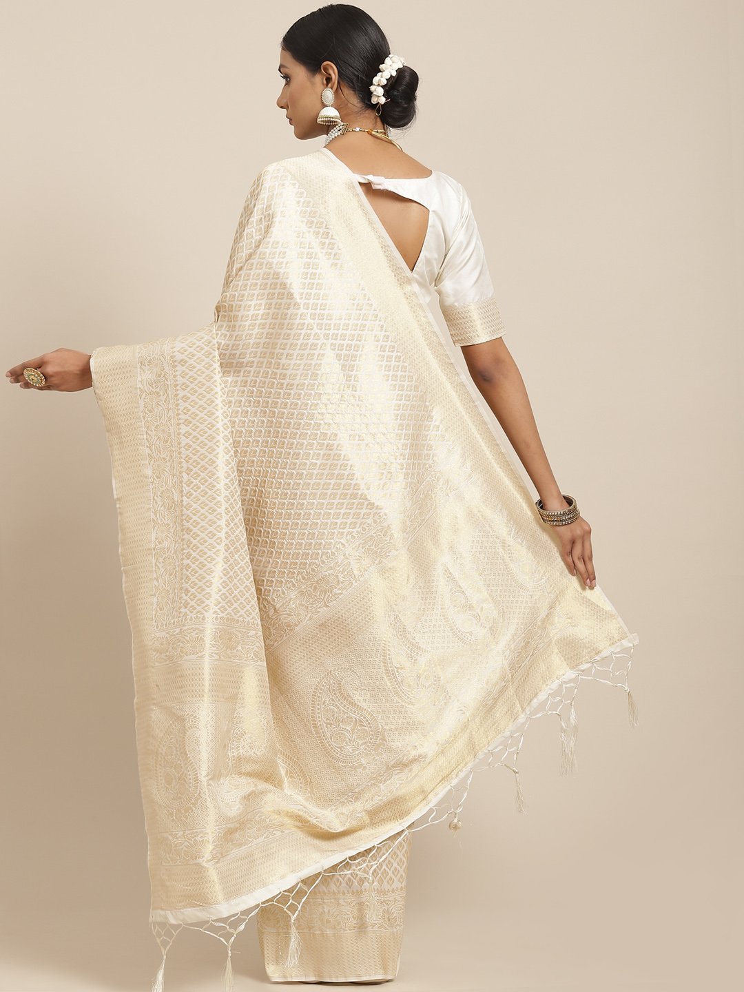 Get the best new saree design