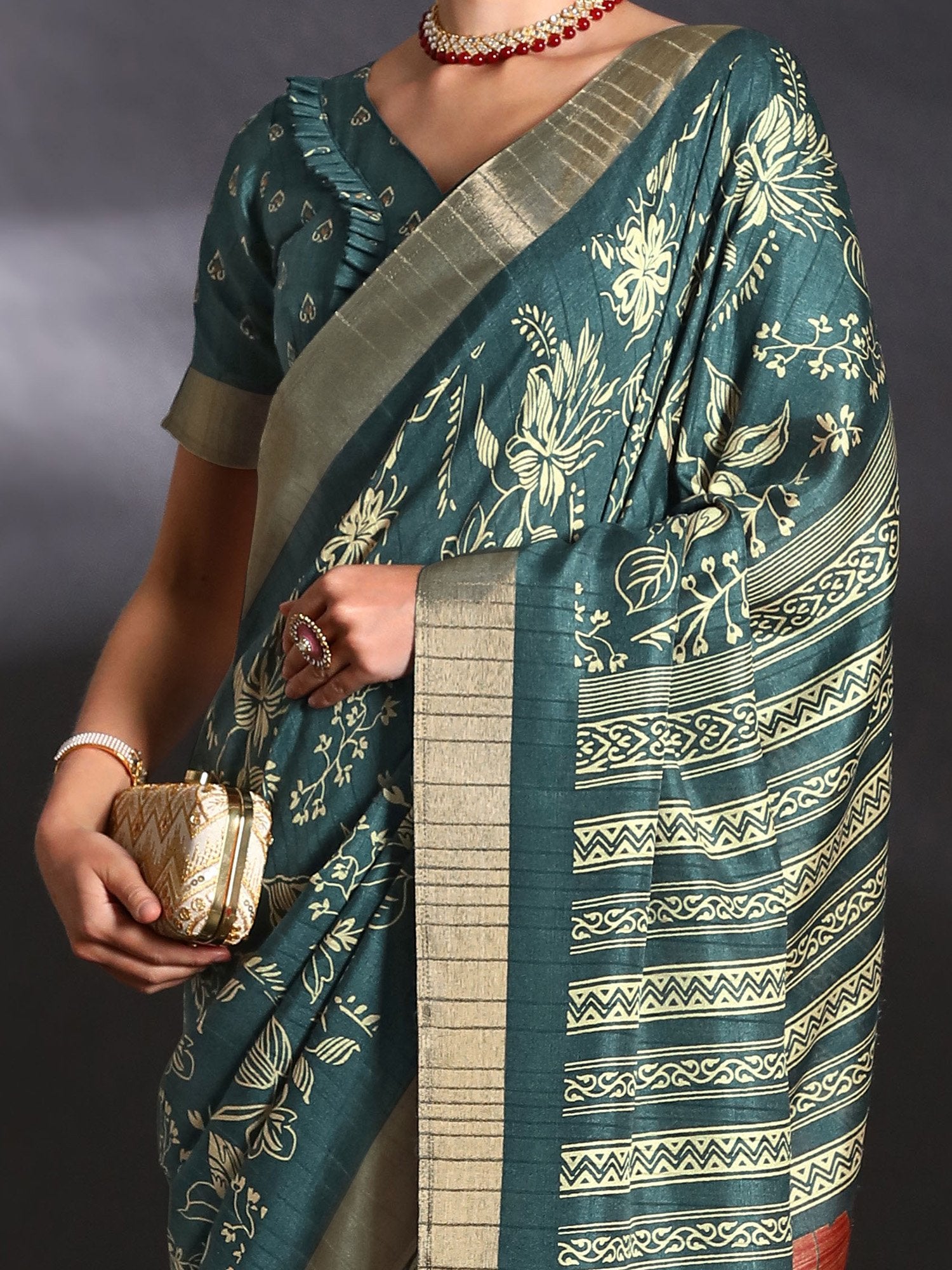 Get the best latest saree design