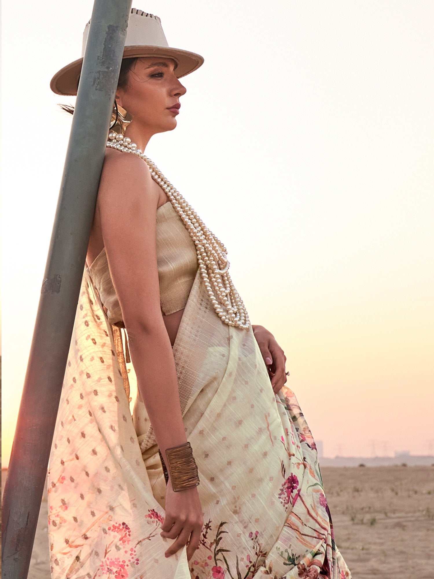 Get the best saree shops in Chandni Chowk