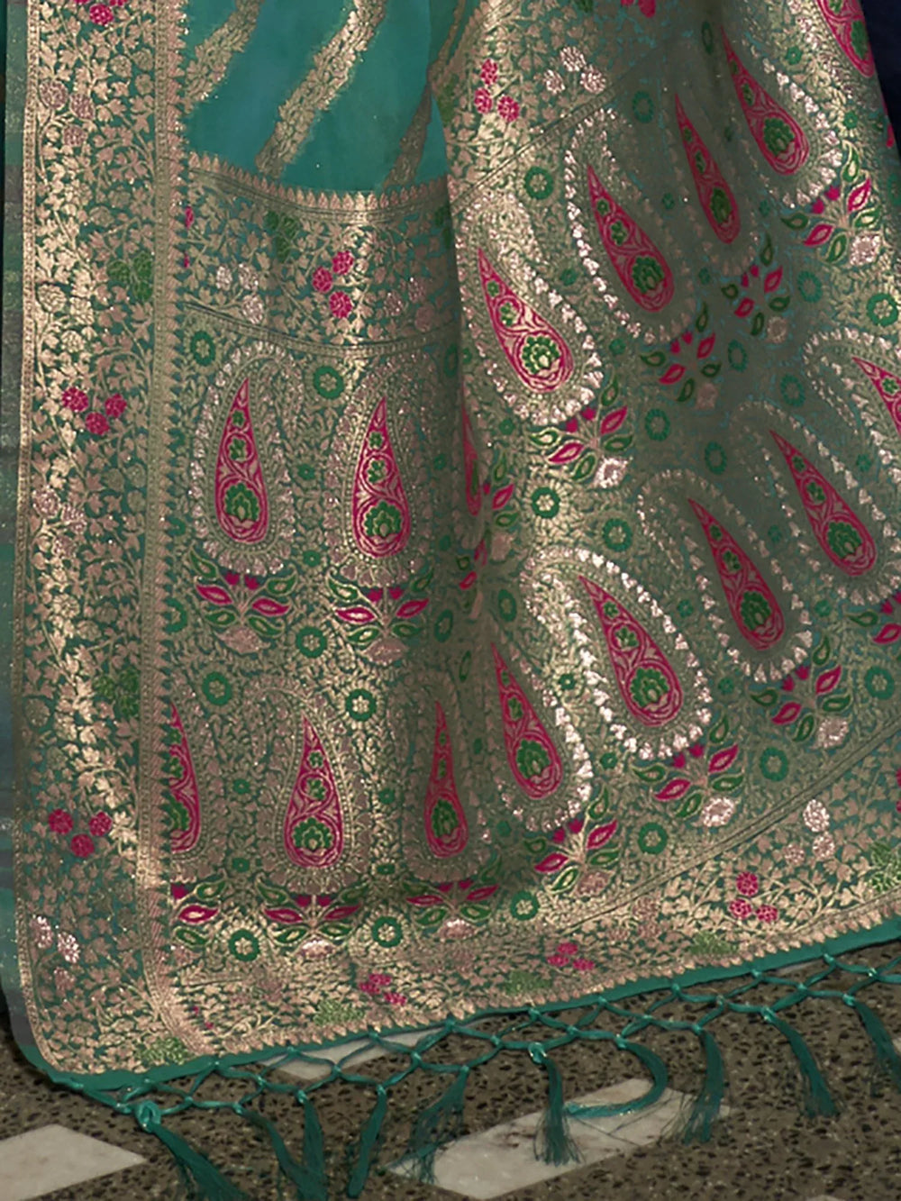 Get the best saree manufacturer