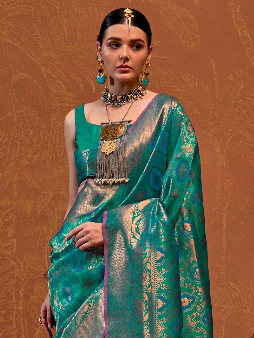 Get the best designer saree