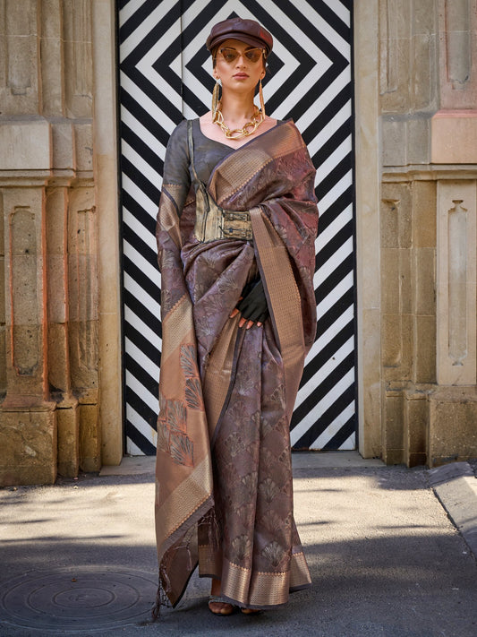 Get the best saree shops in Chandni Chowk