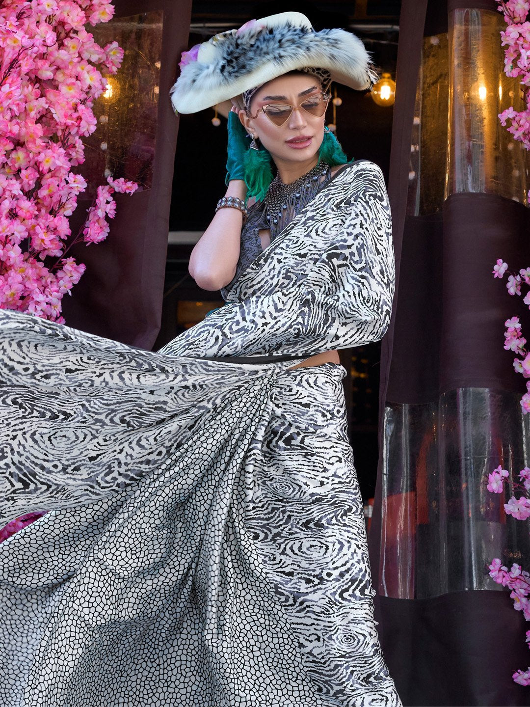 Get the best Dulhan saree