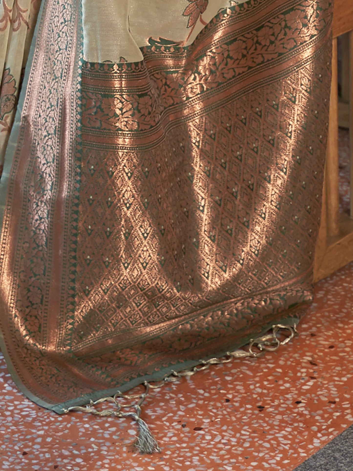 Get the best myntra saree