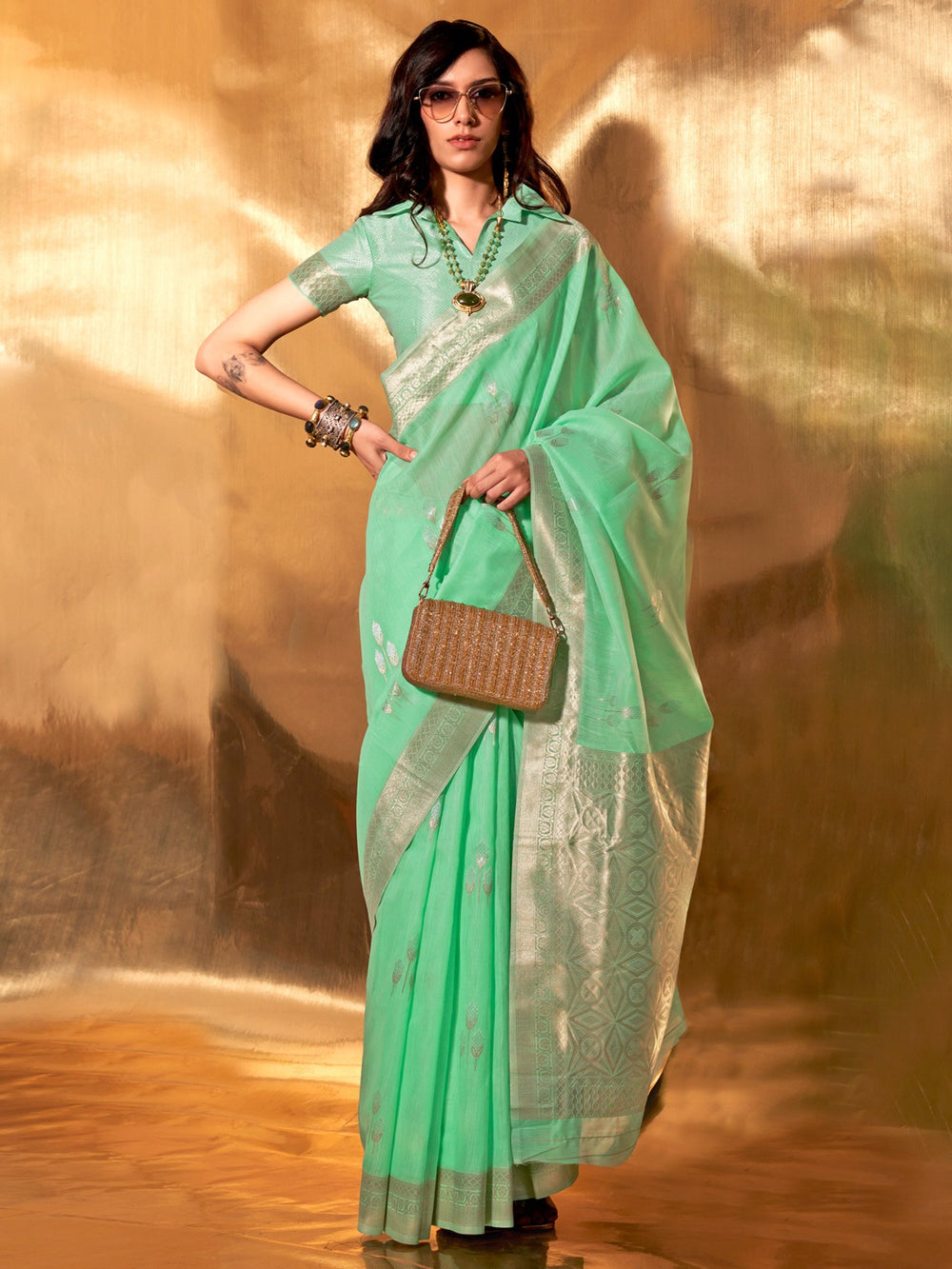 Get the best Kasavu saree online