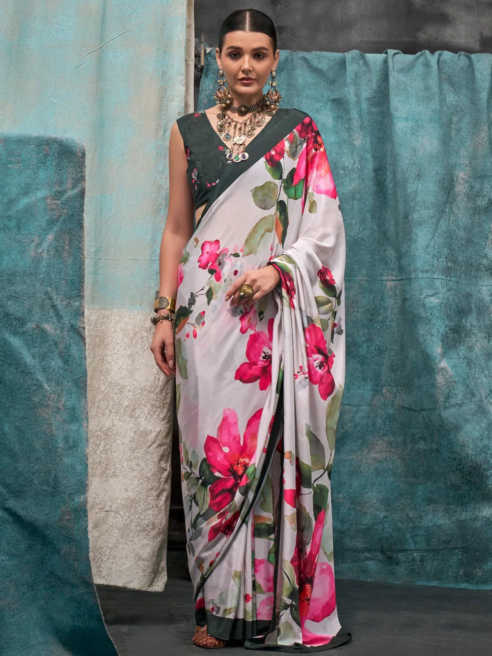 Get the best organza saree