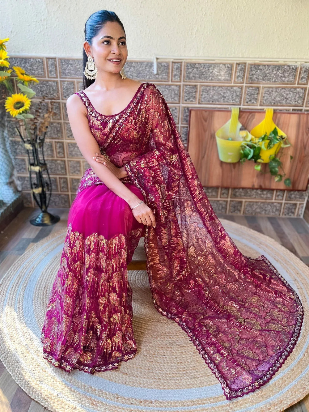 Elegant Magenta Designer Zari Woven Saree - The Dori Store