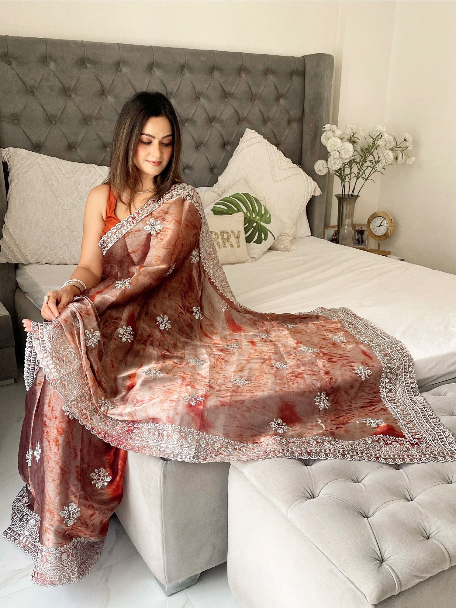 Get the best saree shops in Chandni Chowk