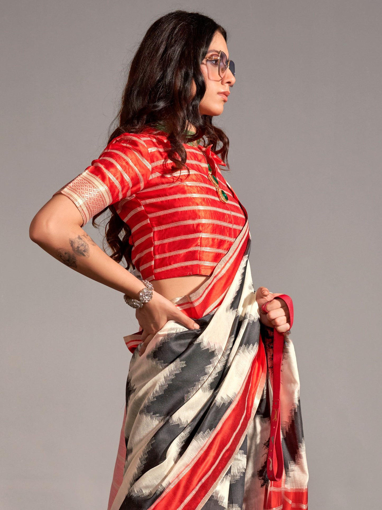 Get the best latest saree design
