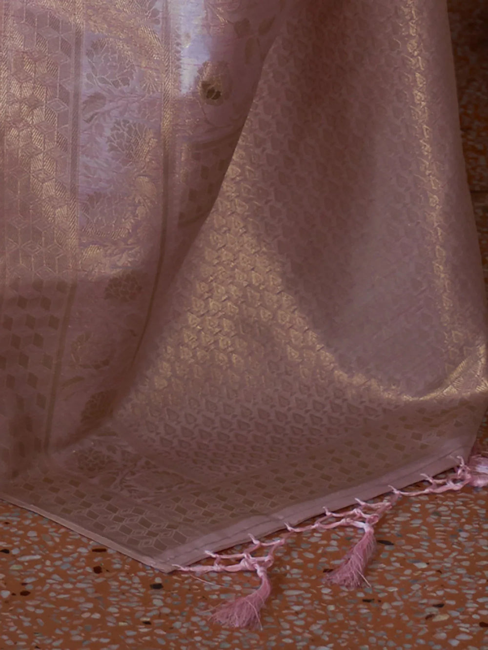 Mauve Banarasi Handloom Woven Silk Saree - The Dori Store