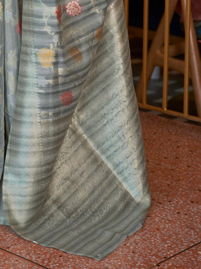 Get the best saree for women