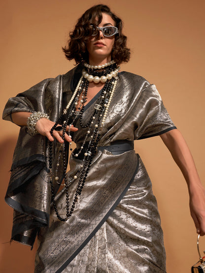 Get the best Kasavu saree online