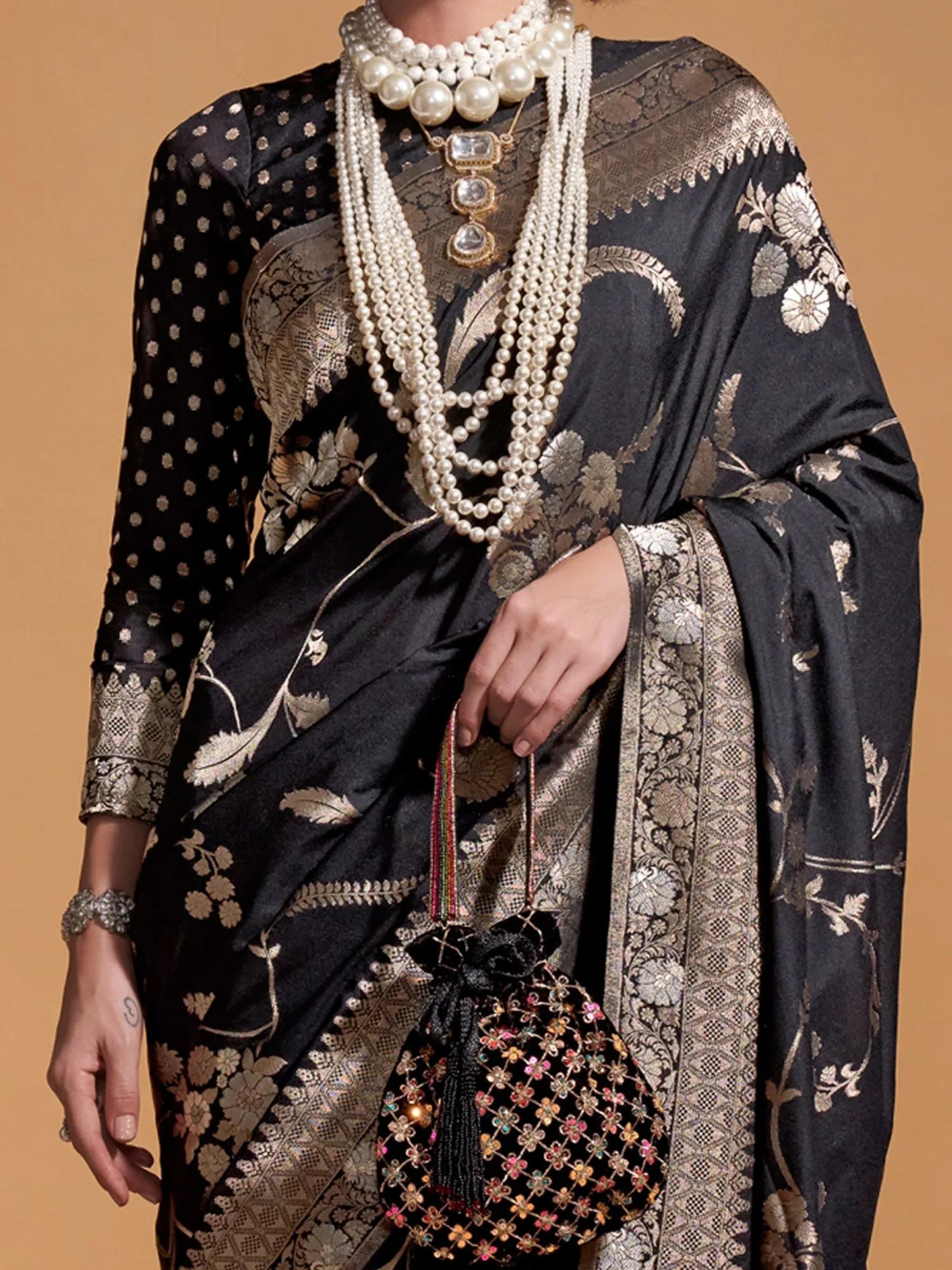 Get the best party wear suits