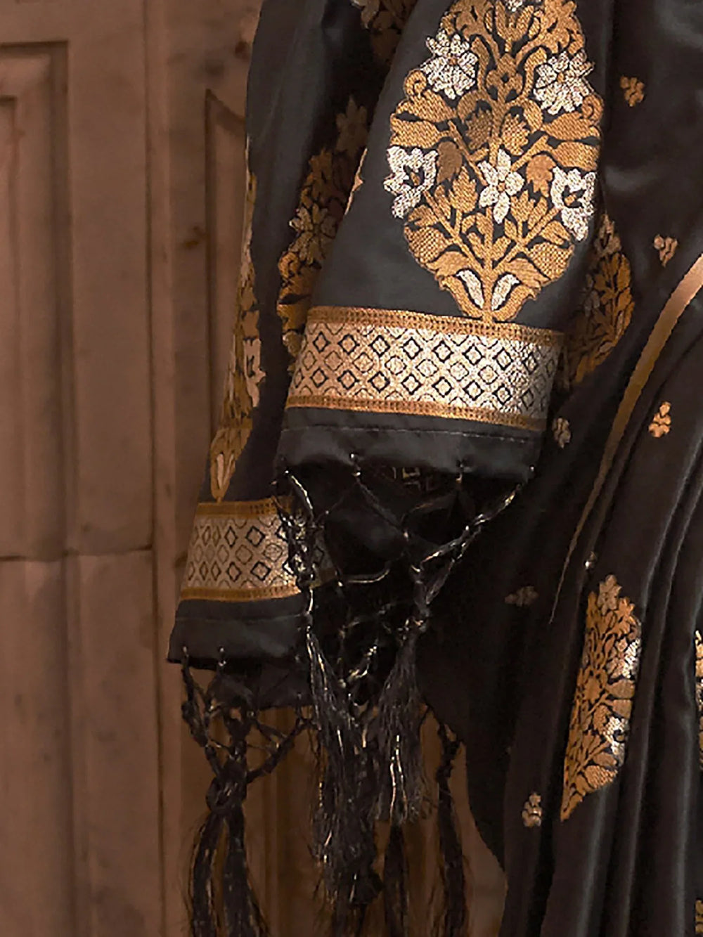 Get the best party wear suits