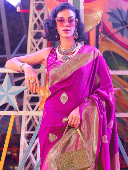Get the best Kasavu saree online