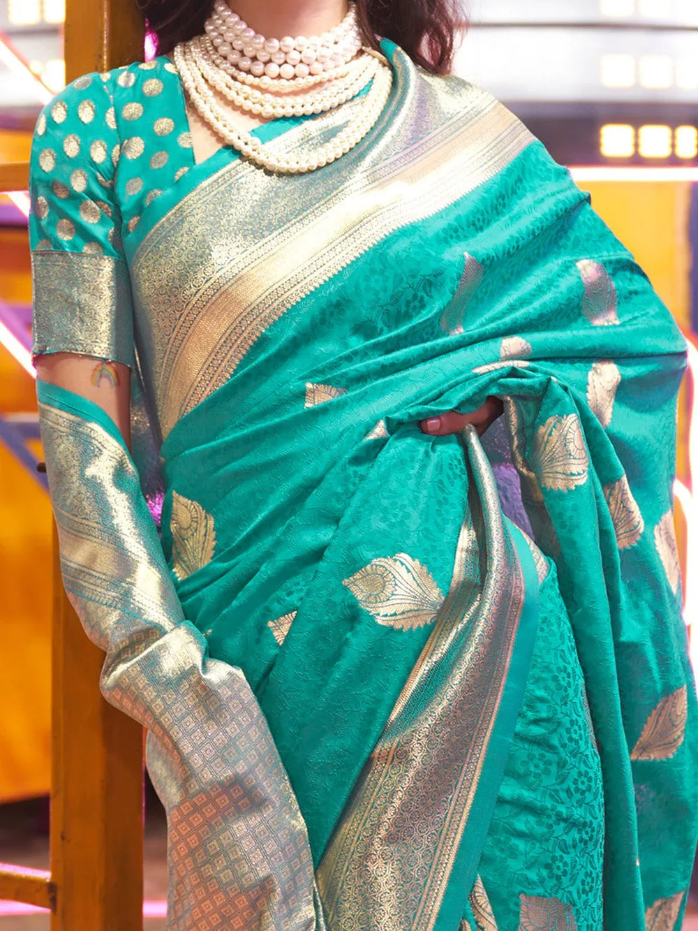 Light Banarasi Silk Blend Woven Saree - The Dori Store