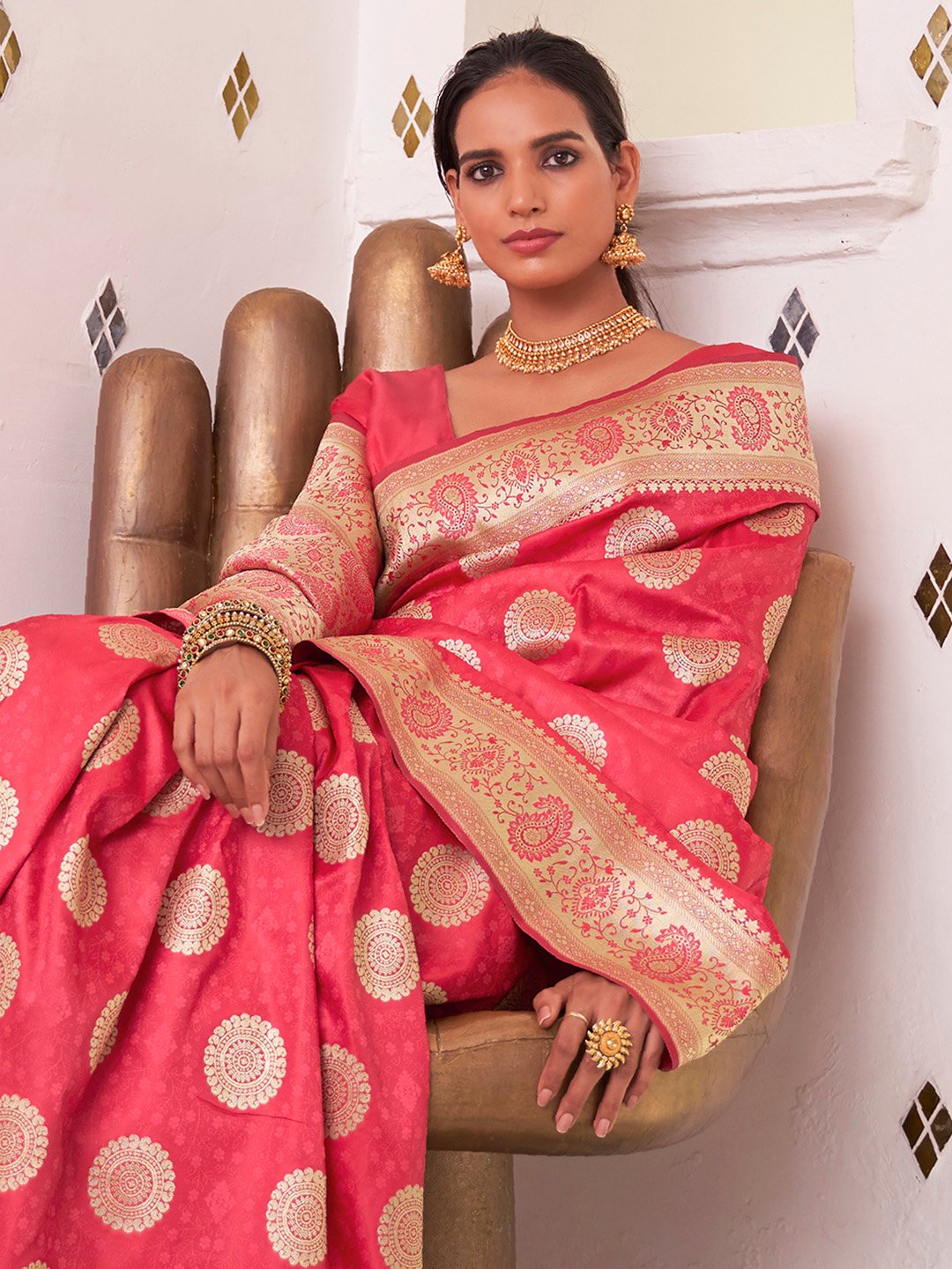 Get the best Kasavu saree online