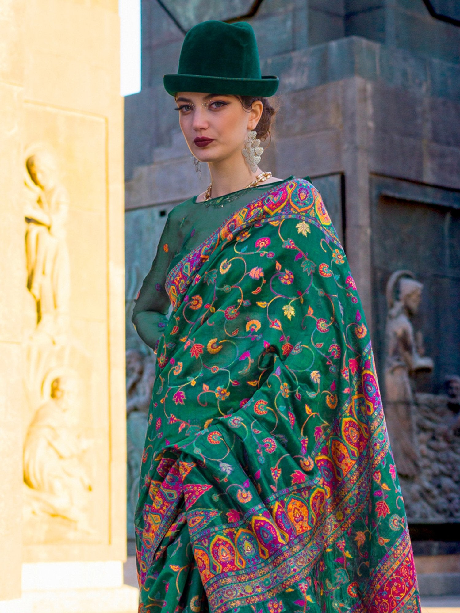 Get the best organza saree