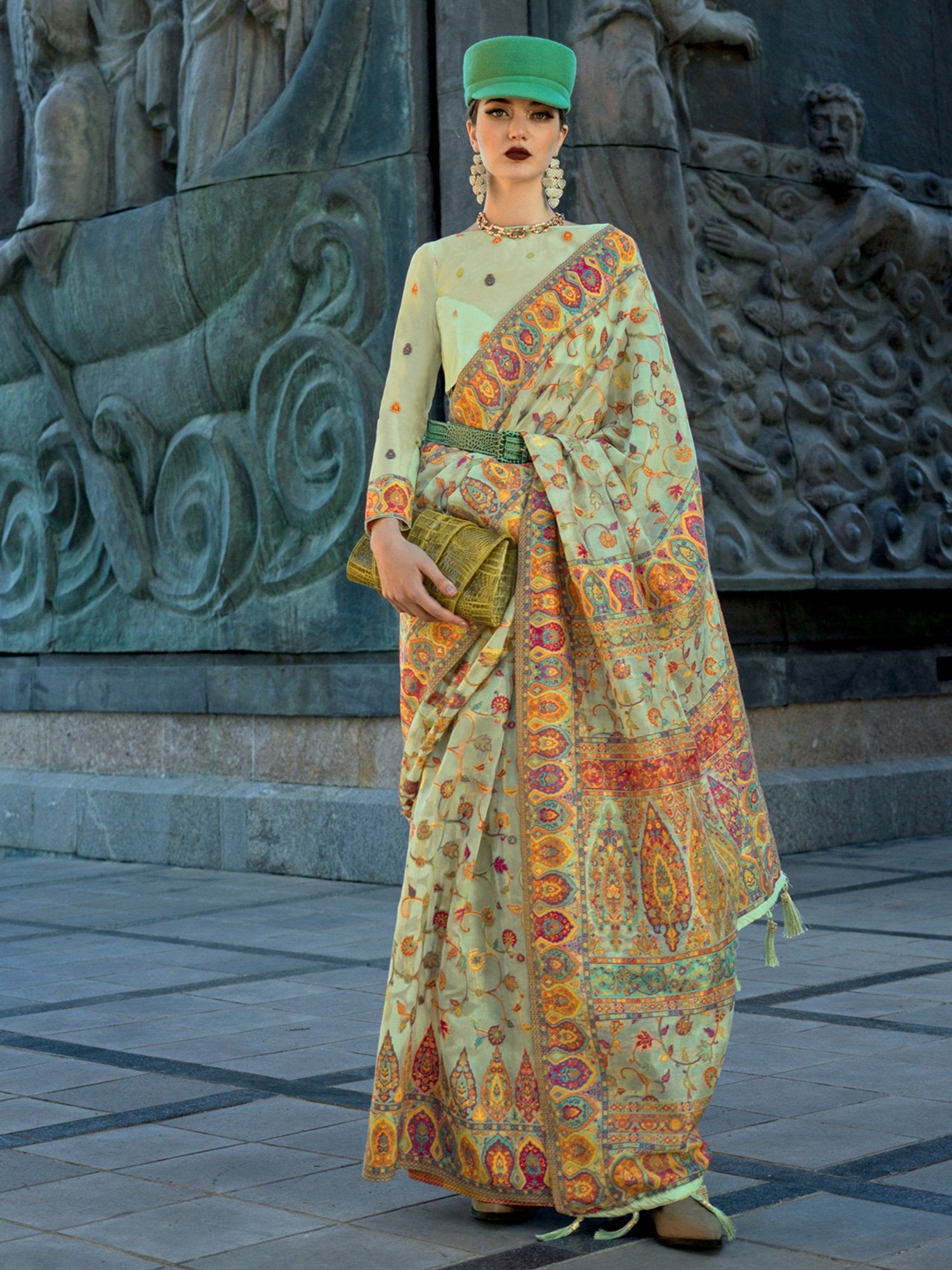 Get the best kanjeevaram South Indian bridal saree