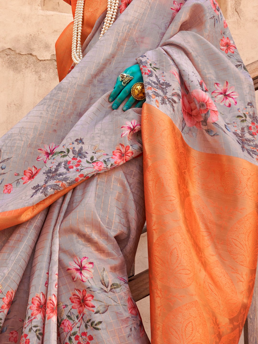 Get the best party wear saree