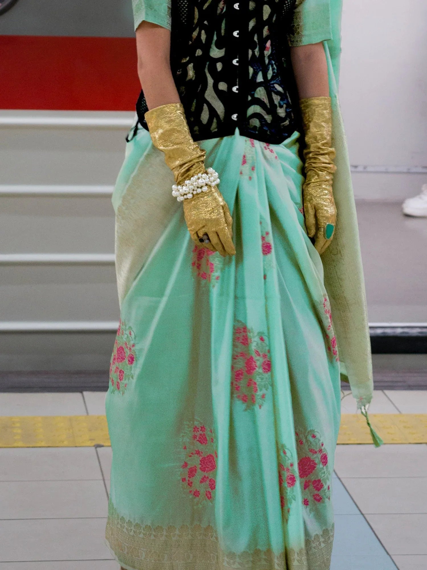 Get the best online saree store