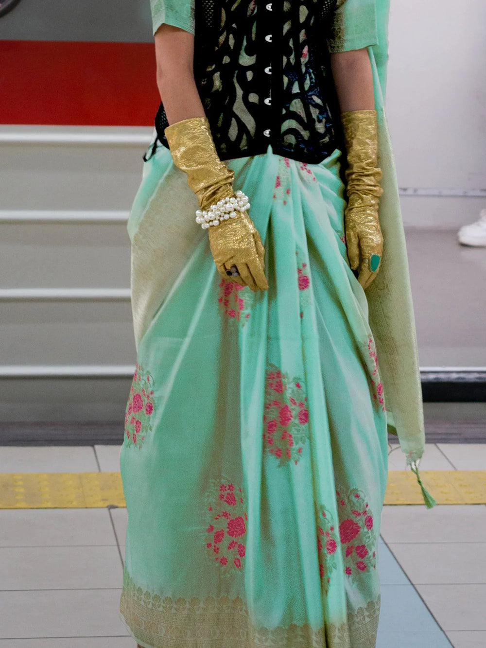 Get the best online saree store