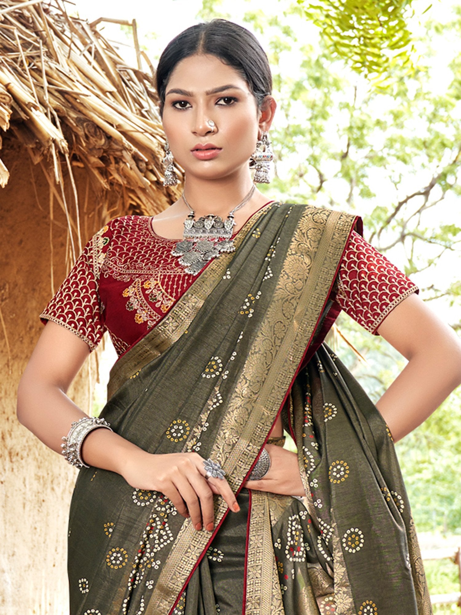 Get the best Kasavu saree online