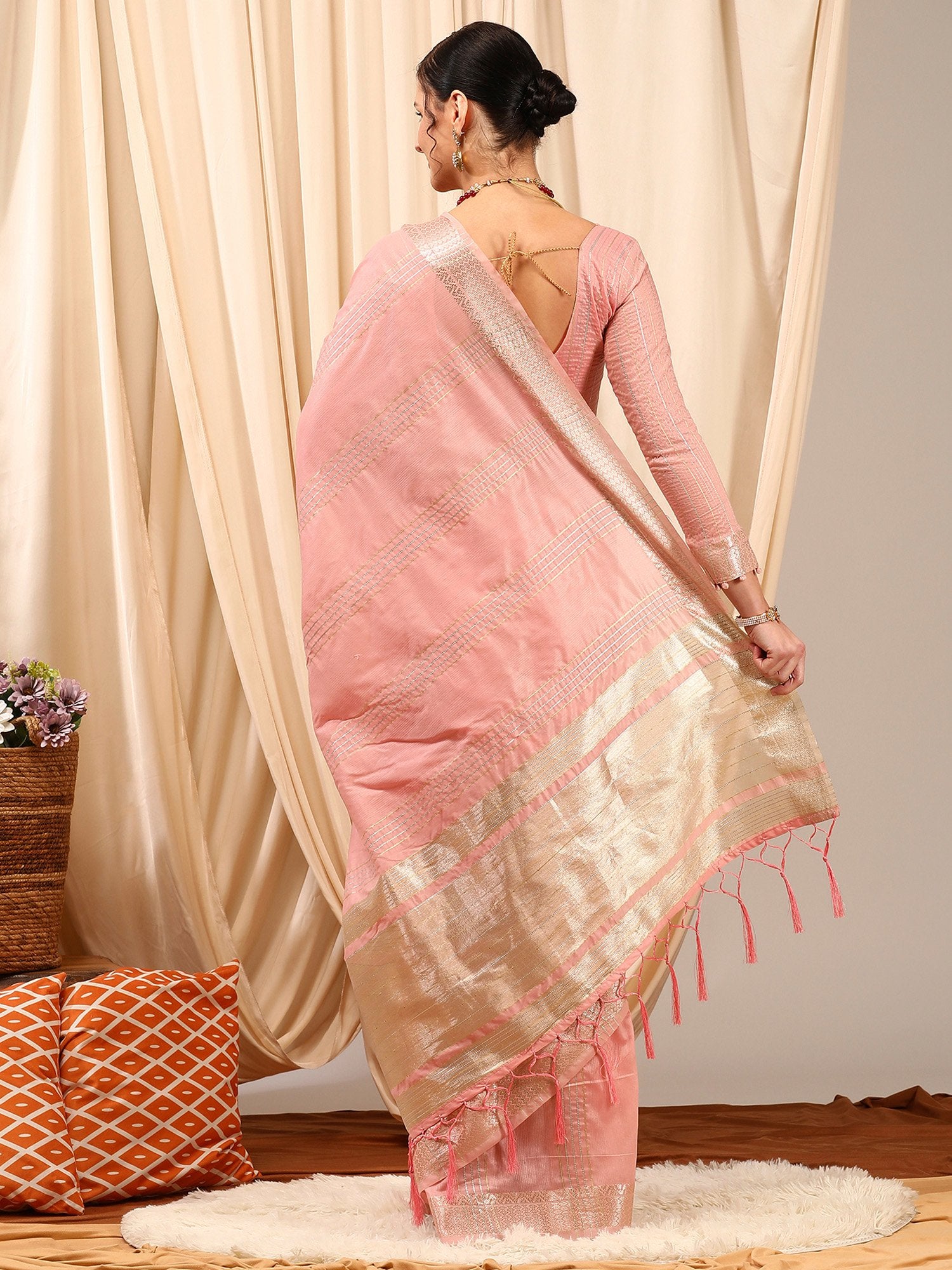 Get the best Kasavu saree online