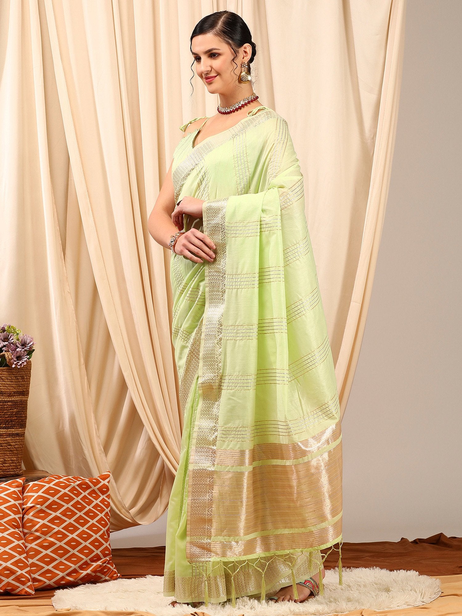 Get the best organza saree